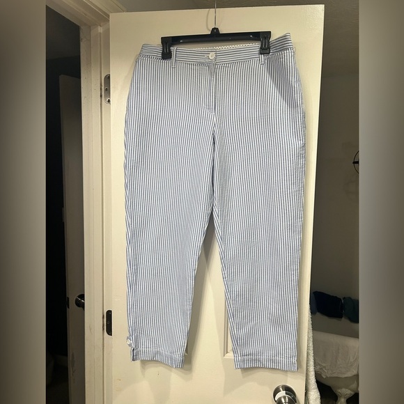 Talbots 100% Cotton Blue Seersucker “Perfect Crop” Pants - Picture 3 of 9
